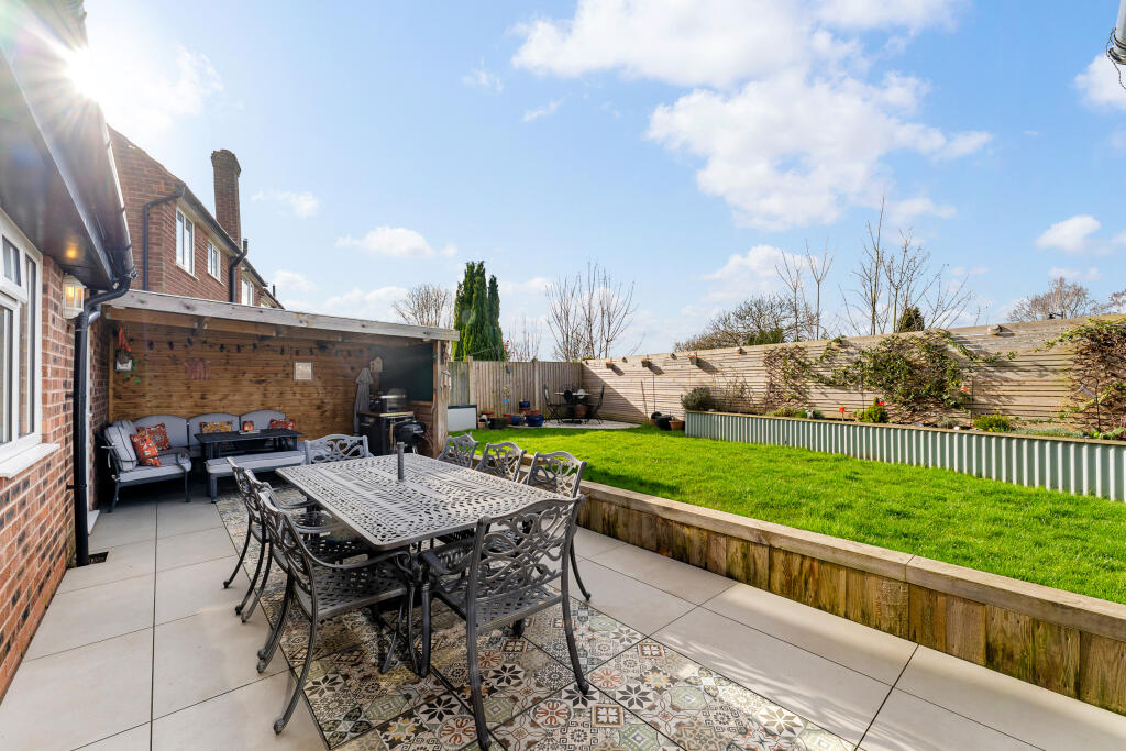 3-bed detached on Beechmore Moore, Warrington, £450,000