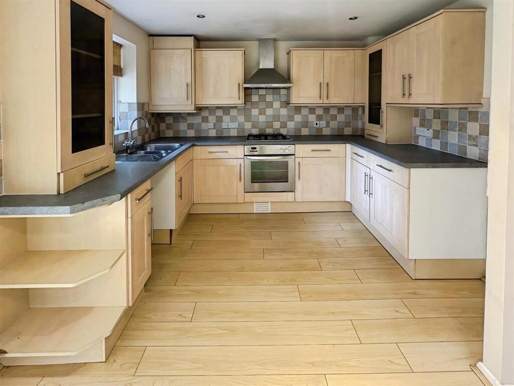 Carsington Close, Kettering, Northants - View 3