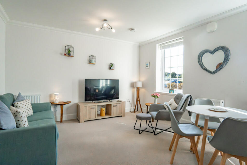 Apartment in Inverness, Highland - View 2