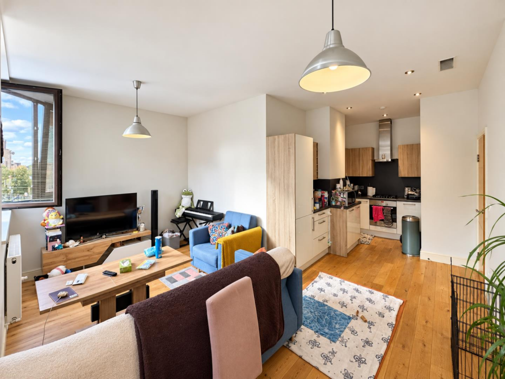 Apartment in Enfield - View 2