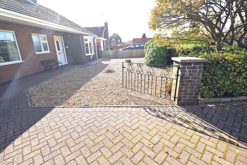 Wyvern Close, Crowle photo 5