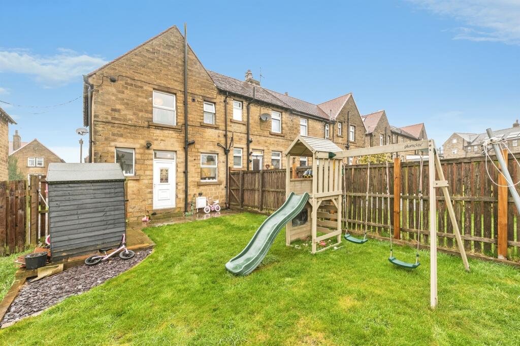 Newsome Avenue, Newsome, Huddersfield photo 4