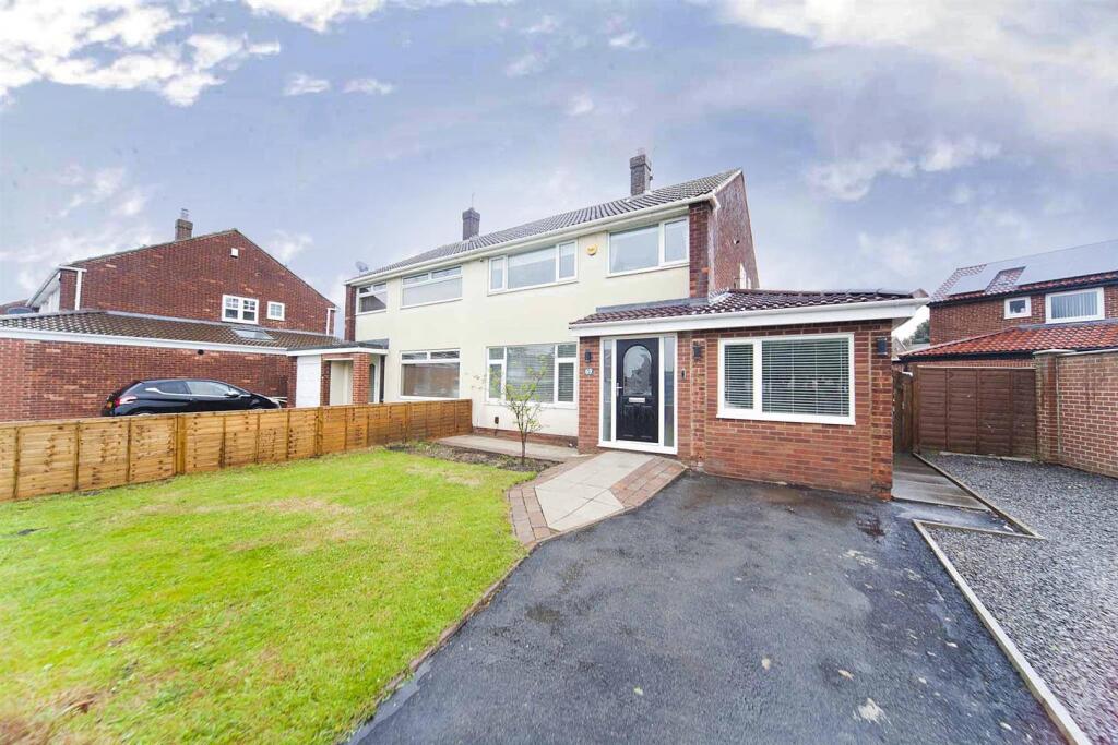 3-bed semi-detached on Elizabeth Way, Hartlepool, £199,950