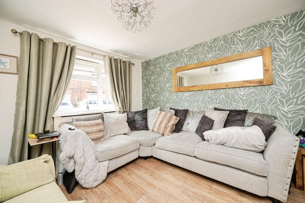 House in Sandwell, West Midlands - View 3