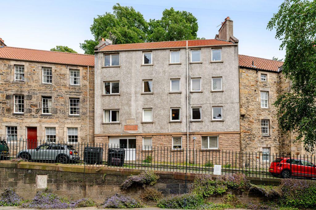 Main image of property: 8/5 Dean Path, Dean, Edinburgh, EH4 3BA