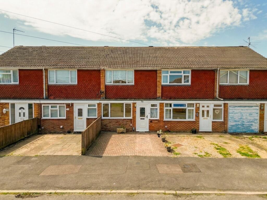 3-bed terraced on Stratton Green, Aylesbury, HP21, £350,000