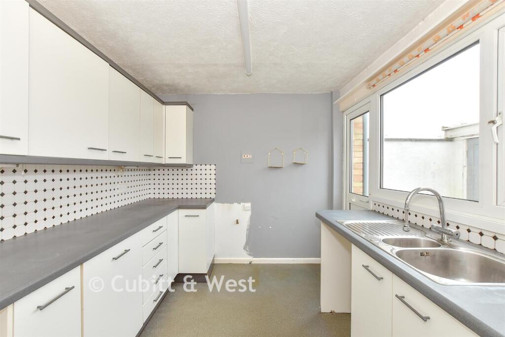 Main image of property: Havant Farm Close, Havant, Hampshire