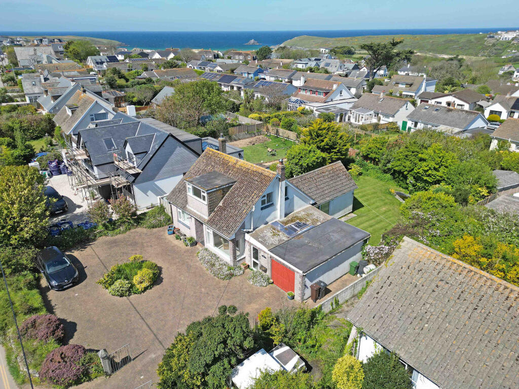 4-bed detached on West Pentire Road, Crantock, Newquay, Cornwall, £550,000