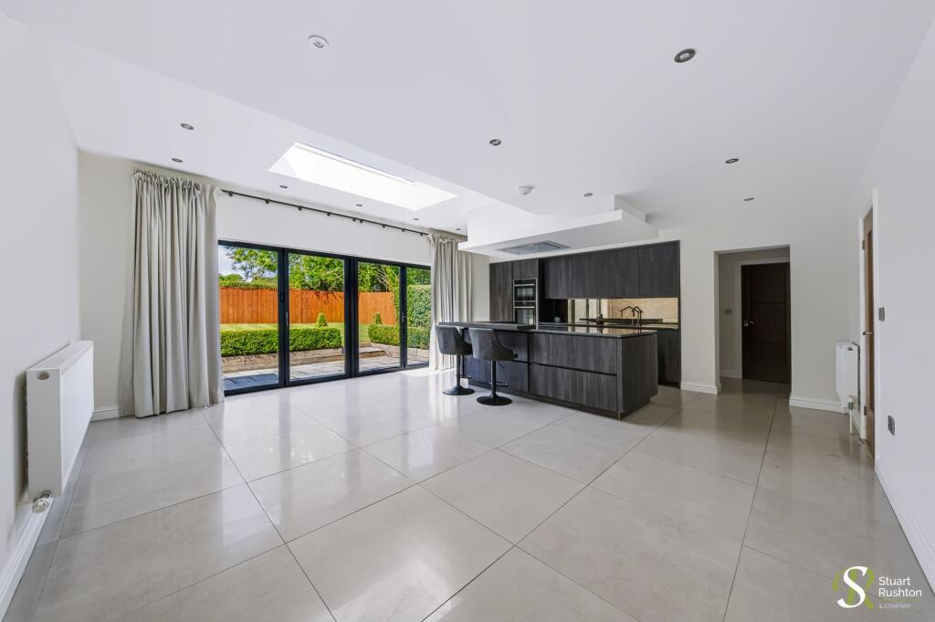 House in Knutsford, Cheshire East - View 2