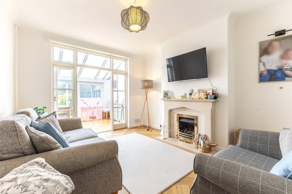 Heol Esgyn, Cardiff, CF23 photo 4