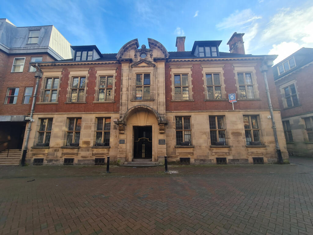 Apartment in Stoke-on-Trent - More