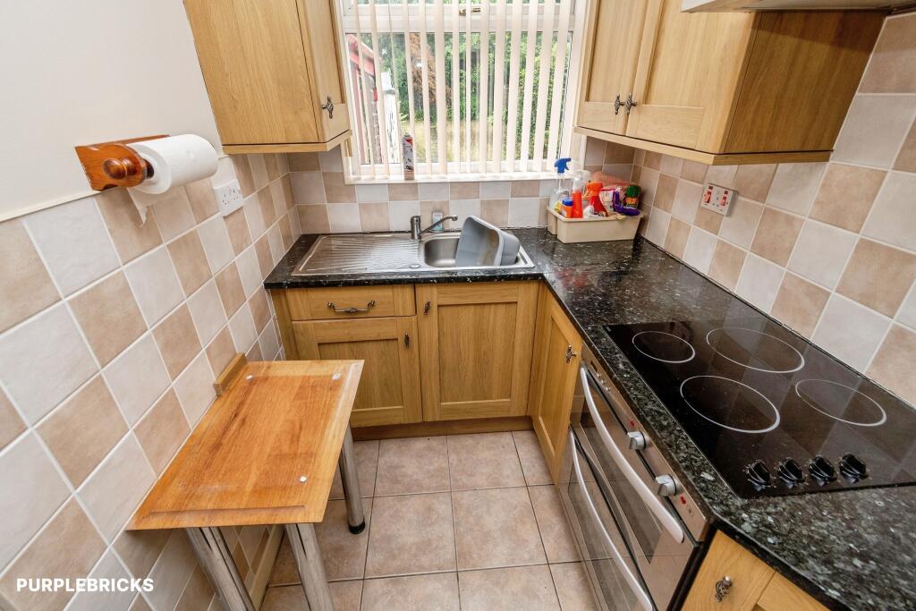 House in Wolverhampton, Fallings Park - View 2