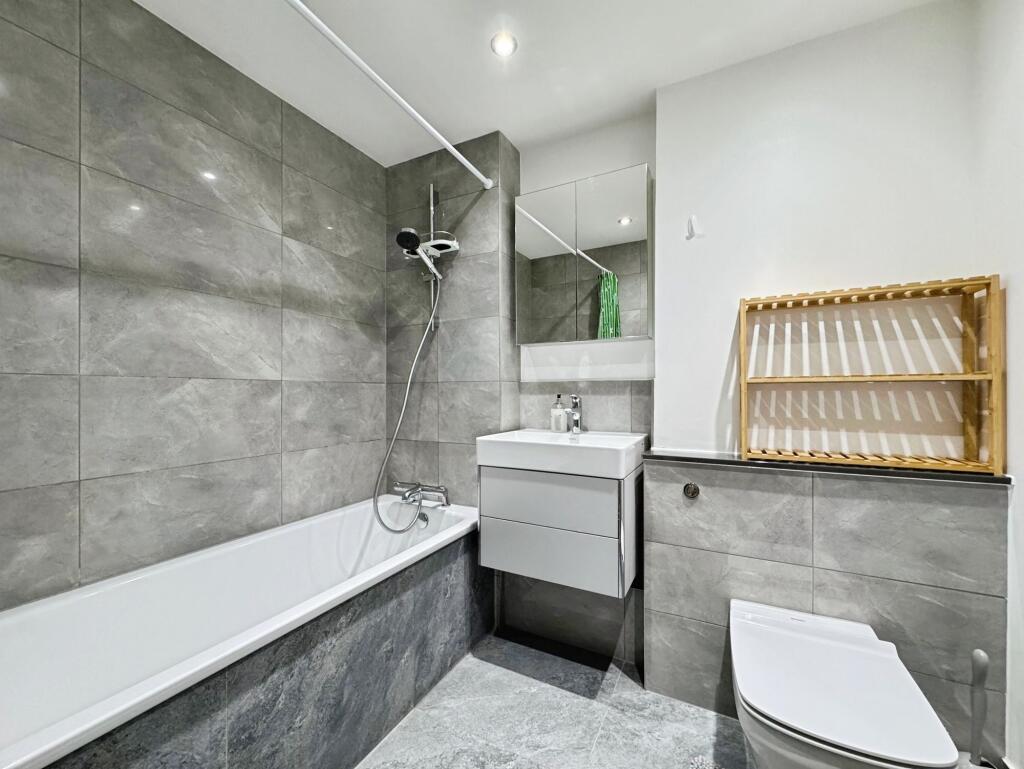 Apartment in London - View 4