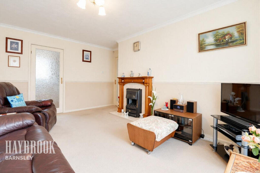 House in Rotherham, Brampton Bierlow - More