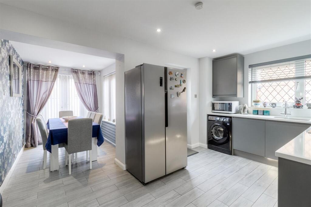 Torrington Crescent, Wellingborough - View 2