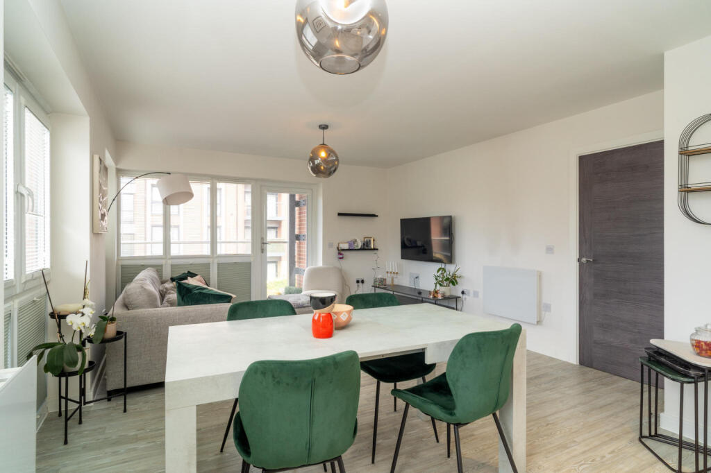 Apartment in Hertsmere, Elstree and Borehamwood - View 5