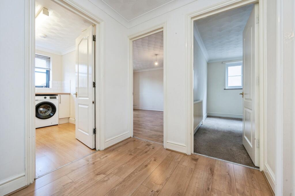 Apartment in Milton Keynes, Bedford - More