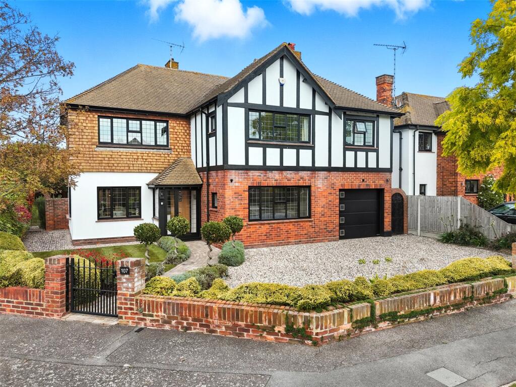 5-bed detached on Wyatts Drive, Thorpe Bay, Essex, SS1, £1,000,000
