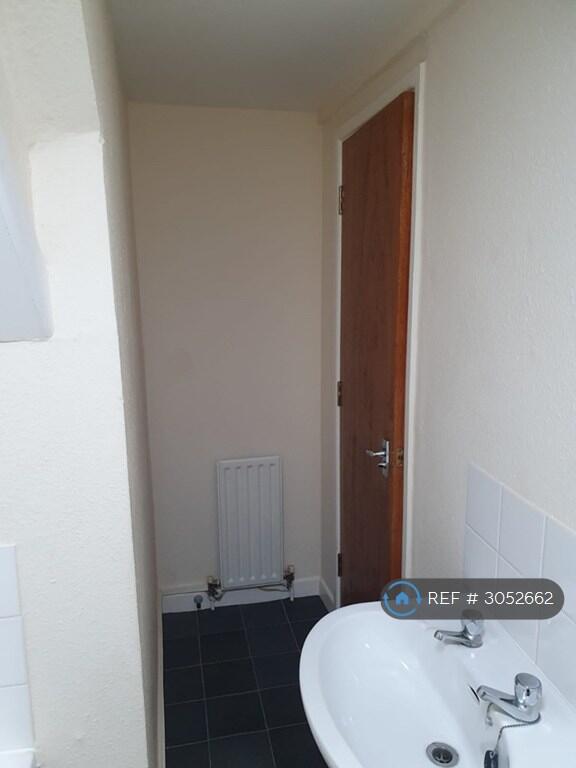 Apartment in Bournemouth, Boscombe - View 4