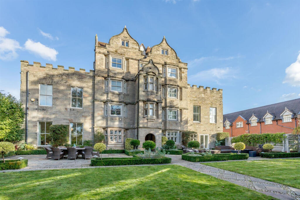 Main image of property: Cocksparrow Street, Warwick, Warwickshire CV34 4ED