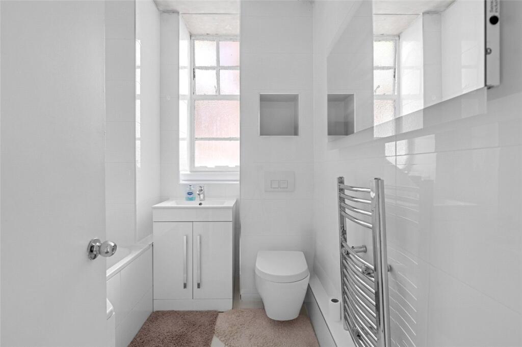 Apartment in London - More