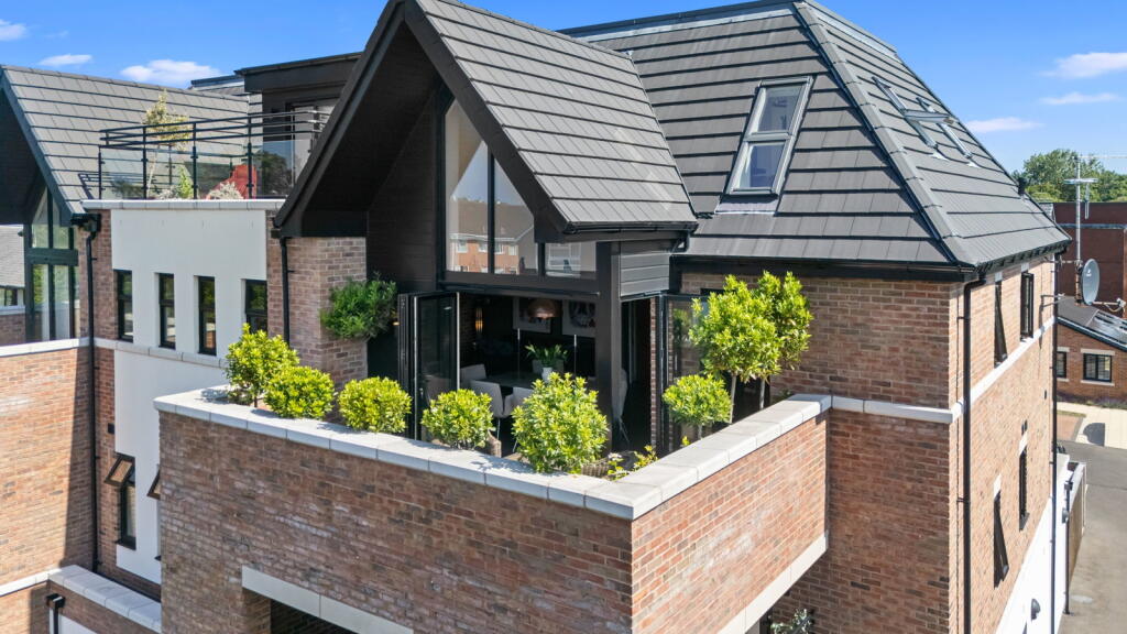 Apartment in Sefton, Liverpool City Region - View 3