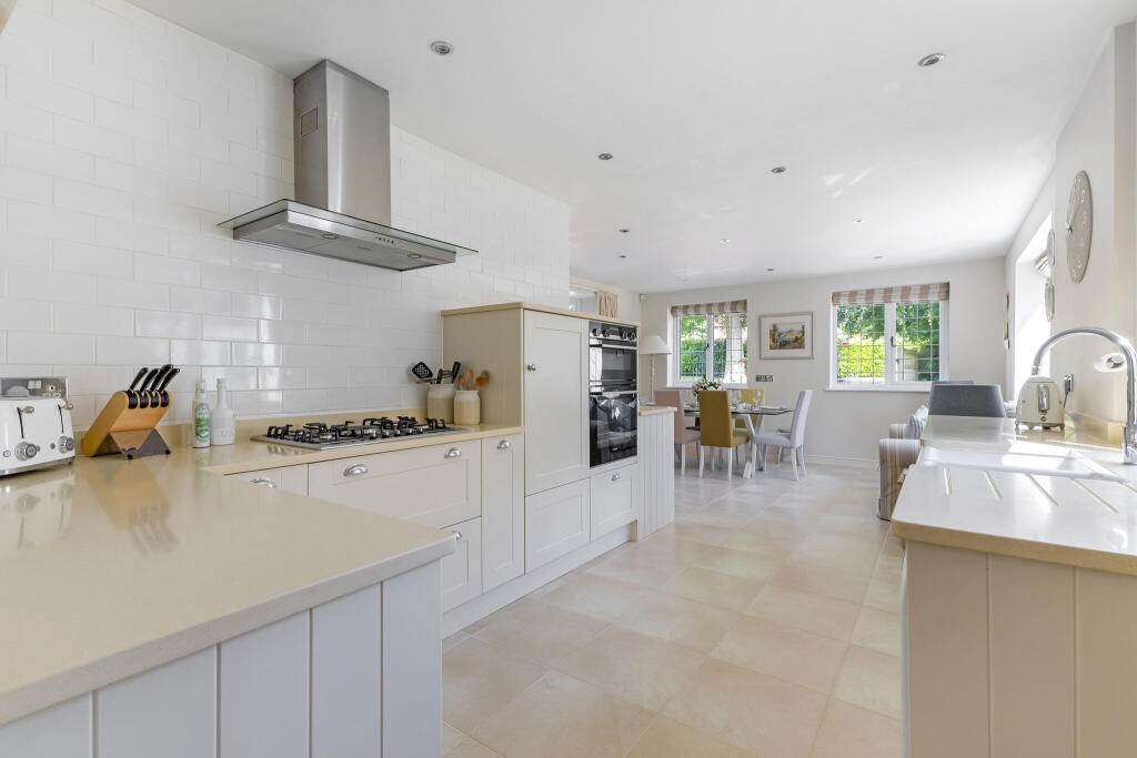 House in Knotty Green, Penn - View 3