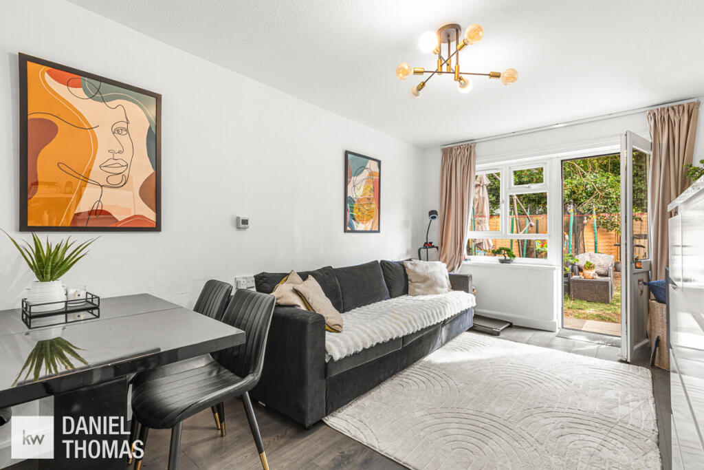 Apartment in Enfield - View 3