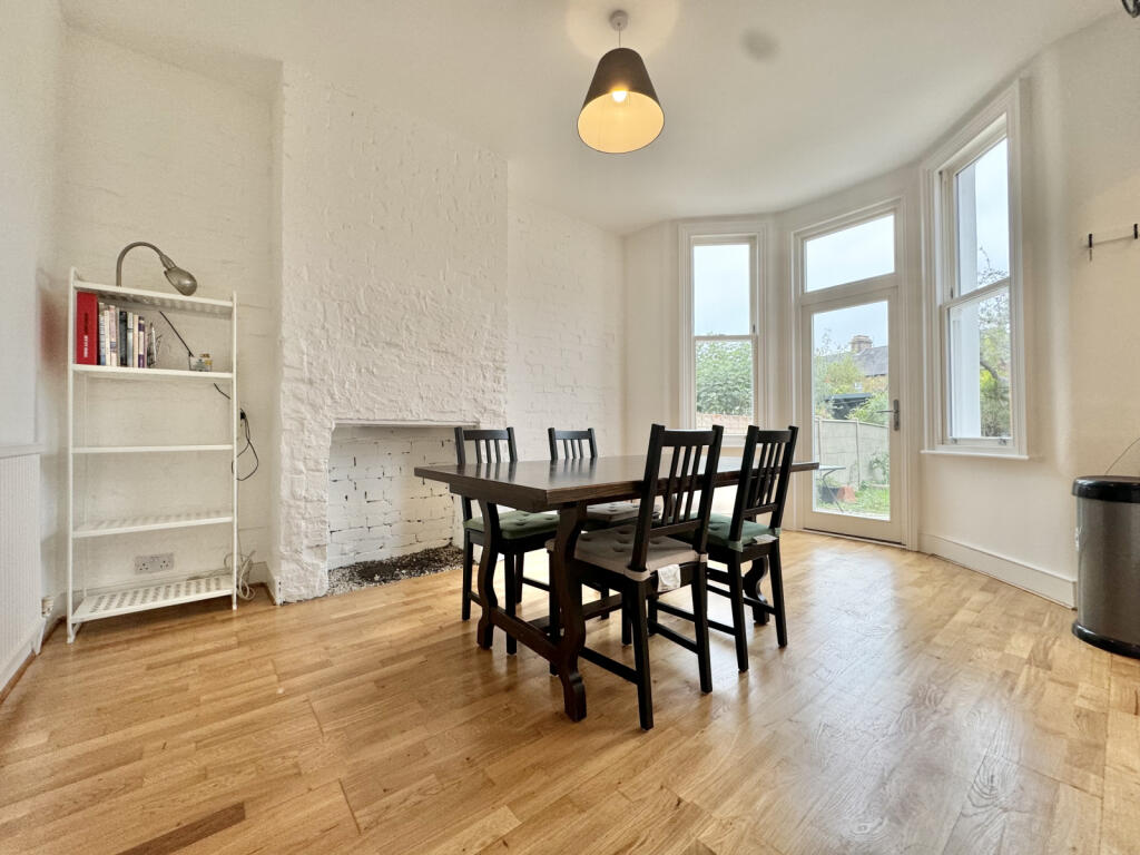 House in London - View 5