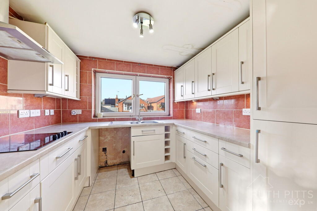 House in Wakefield, South Kirkby and Moorthorpe - View 5