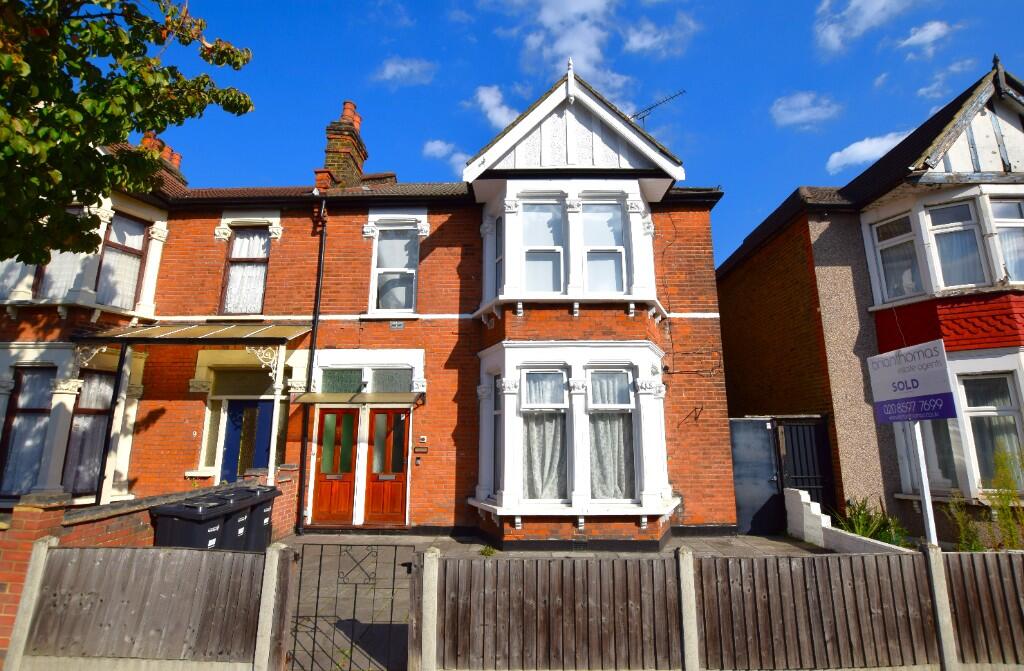 Main image of property: Lynford Gardens, Ilford, IG3