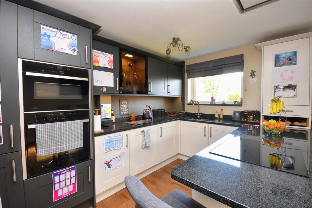 House in Luton - View 3