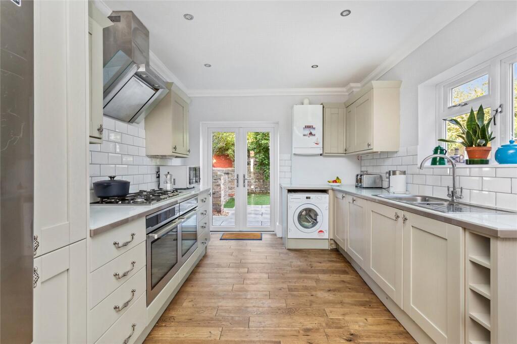 House in Brighton - View 3