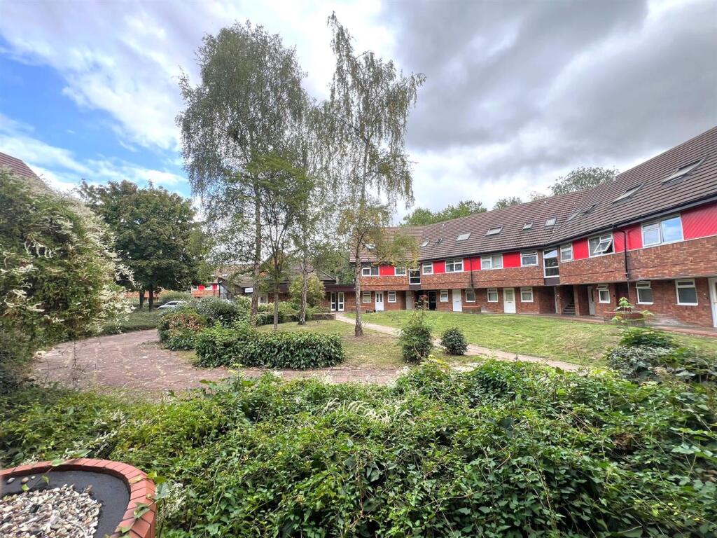 Main image of property: Round Mead, Stevenage