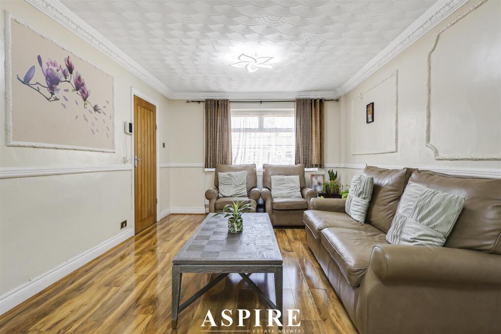 Clayburn Circle, Basildon photo 5