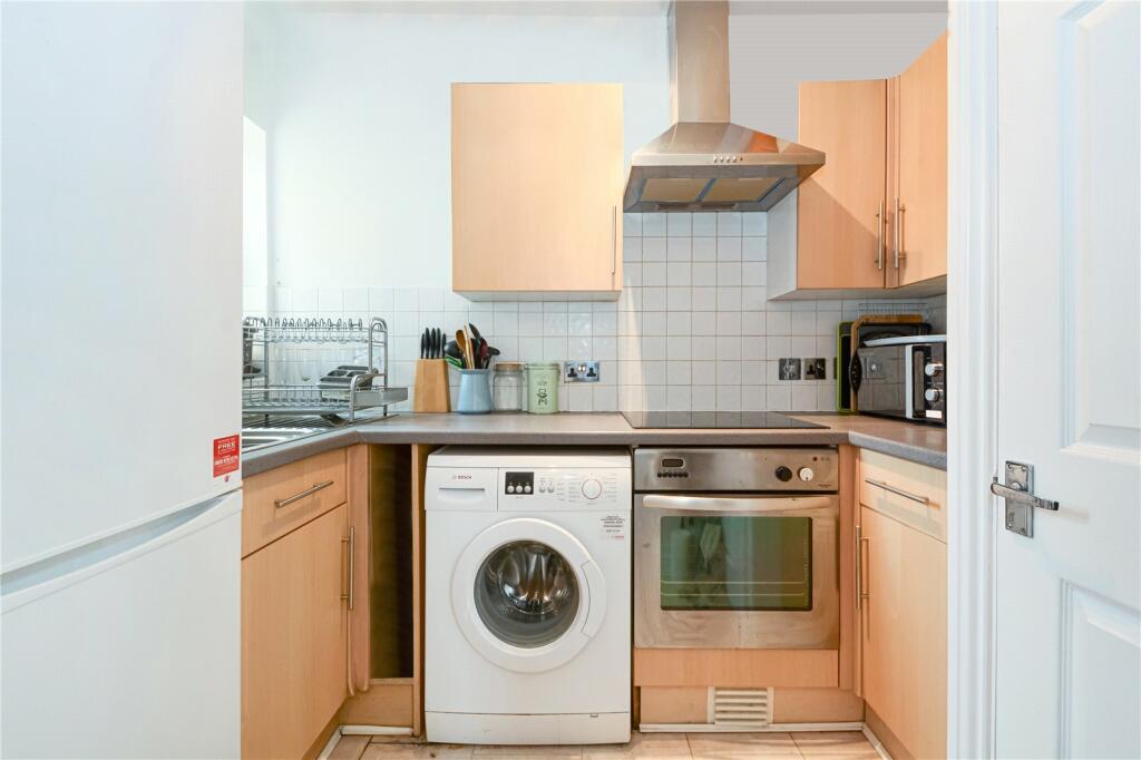 Roberts Road, Walthamstow, London, E17 - View 5