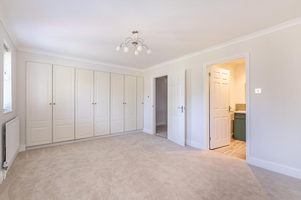 Albany Passage, Richmond, TW10 - View 6