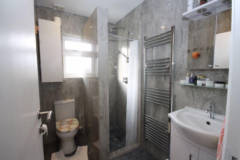 Apartment in Southall - View 3