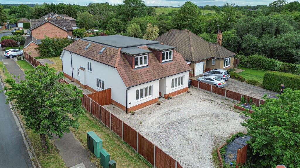 Main image of property: Park Street Lane, Park Street, St. Albans