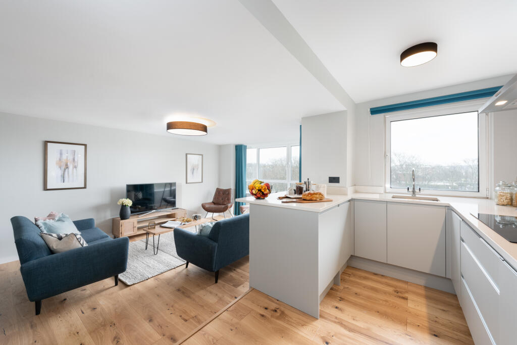 Main image of property: 3-bed Apartment, The Drive, Hove