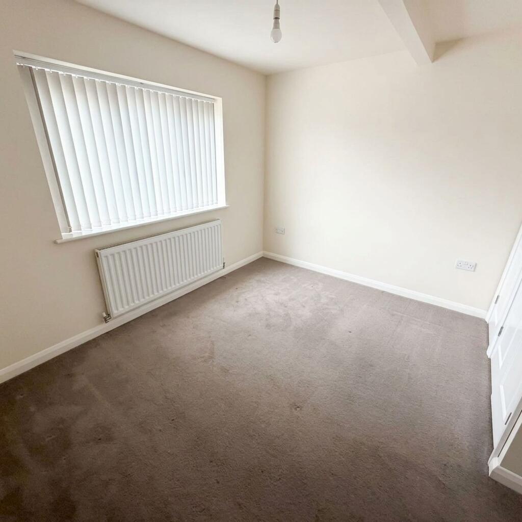 House in Luton - View 4