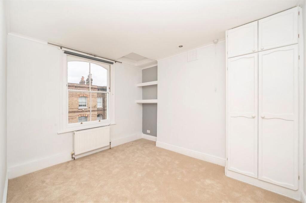 Apartment in London - View 5