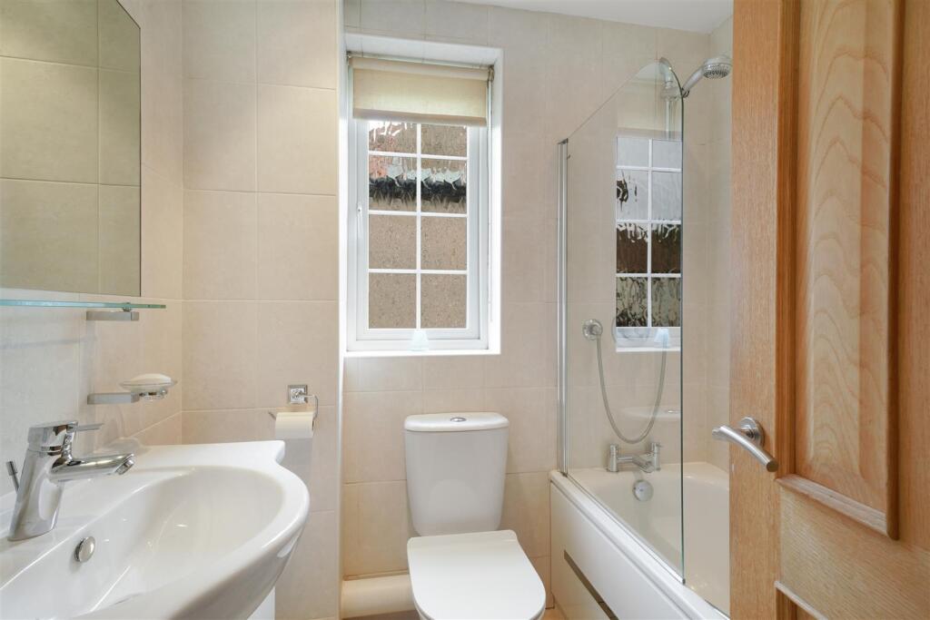Charterhouse Avenue, Wembley photo 4