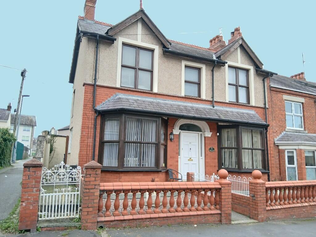 Main image of property: Bangor, Gwynedd, LL57