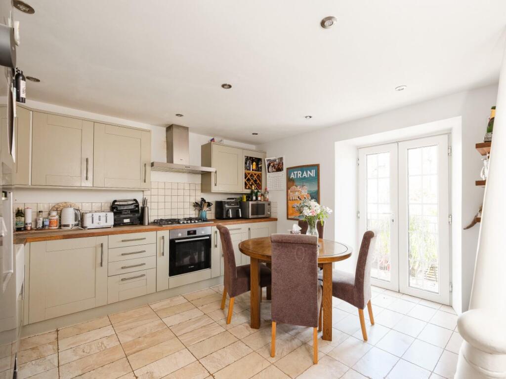 House in Bristol, Westbury Park - More