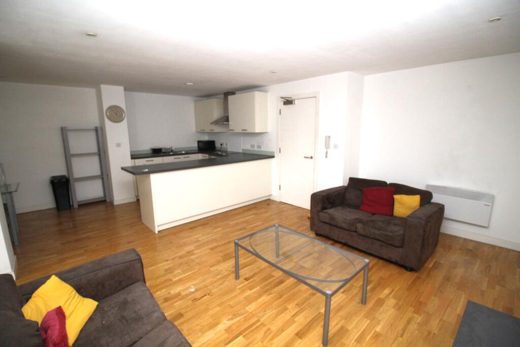 Apartment in Manchester, Greater Manchester - View 3