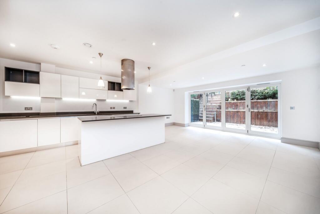 House in Kingston upon Thames - View 2