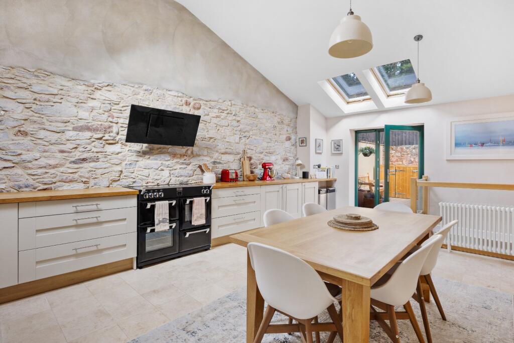 House in Torquay - More
