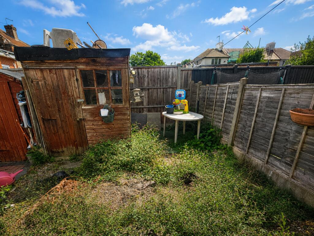 Apartment in Southall - View 2