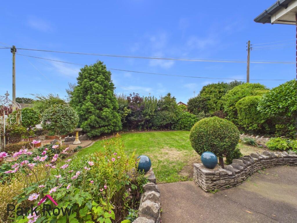 House in Wakefield - View 4